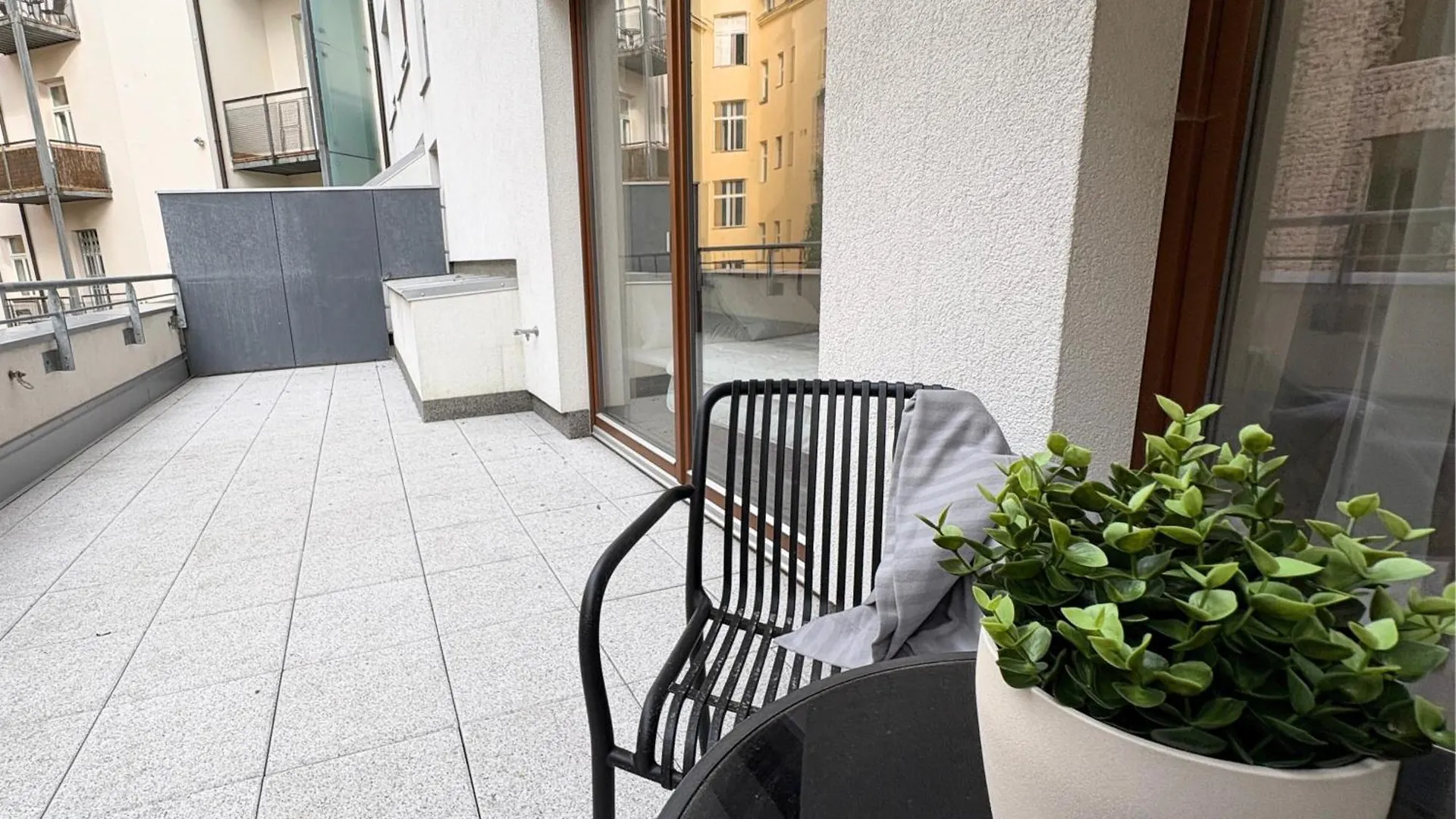 Modern Studio With Spacious Terrace Prague Andel Çek Cumhuriyeti